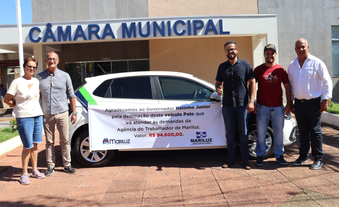 Município de Mariluz realizou a entrega oficial de implementos agrícolas, micro-ônibus e de u...