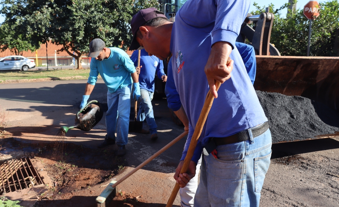 Secretaria de Obras, Serviços e Viação, realizou recentemente mais uma operação tapa-buraco...