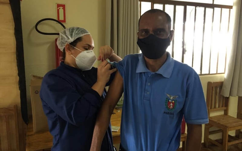  Mariluz iniciou a vacinação contra a Covid-19 para pessoas com idade de 59 e 58 anos