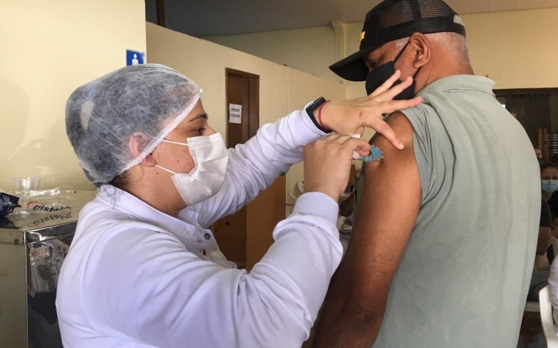  Município de Mariluz realizou vacinação contra a Covid-19 em pessoas com idade de 49 a 59 anos de idade