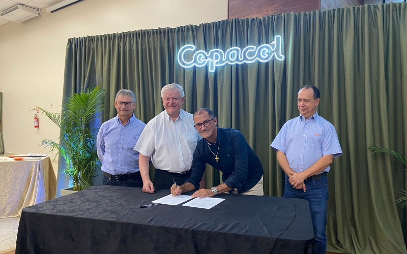 Prefeito Paulinho Alves, assinou o termo de cooperação de nosso município com o Projeto Apoio Cultural da Cooperativa Copacol.