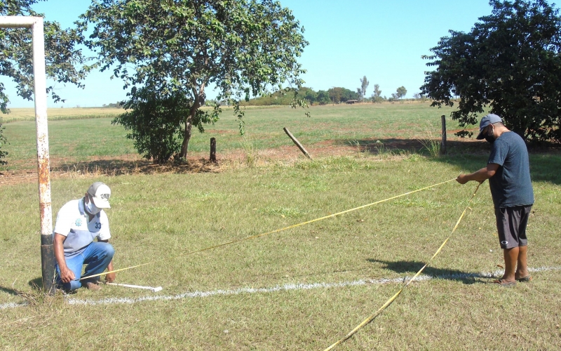 Divisão Municipal de Esportes, realizou manutenção em campo de futebol no distrito de São Luiz