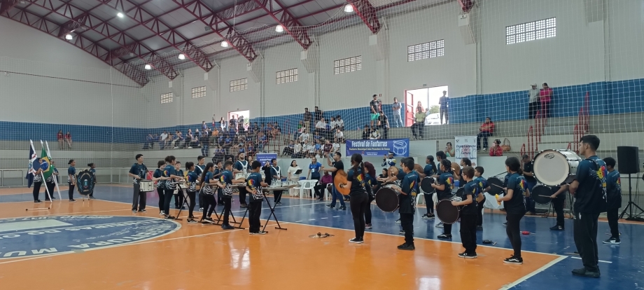 Fanfarra Municipal de Mariluz brilha em Festival de Bandas e Fanfarras em Tuneiras do Oeste – PR