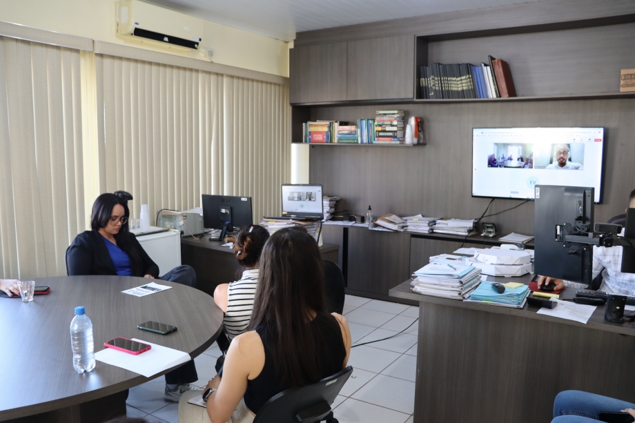 PREVILUZ realiza reunião para discutir investimentos 