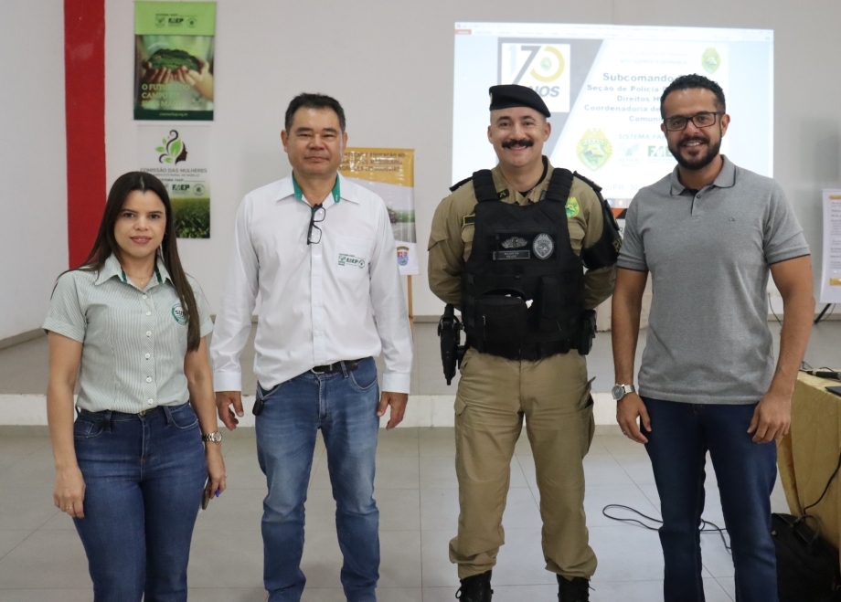 Em Mariluz, a Patrulha Rural Comunitária 4.0, realizou uma reunião com produtores rurais e presidentes de sindicatos da 