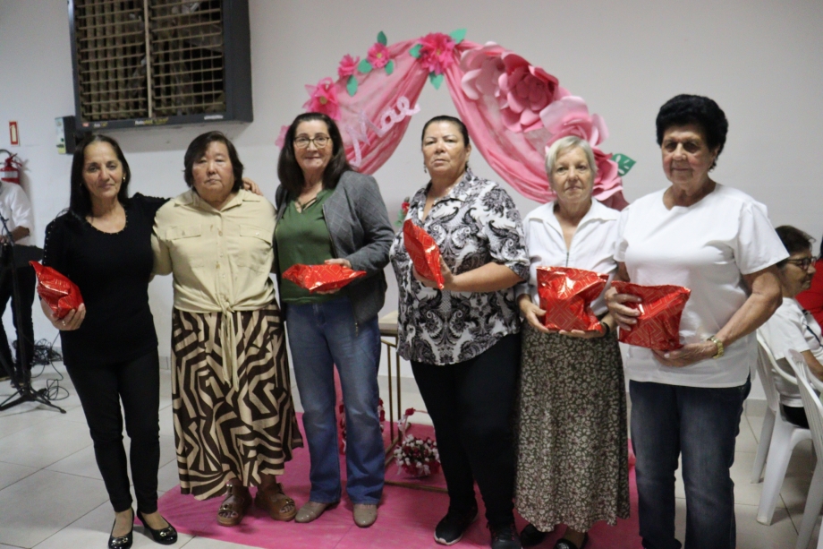 Centro de Convivência do Idoso de Mariluz realizou jantar alusivo ao Dia das Mães
