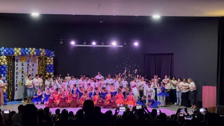 Apresentações do SCFV encantam comunidade e finaliza ano letivo