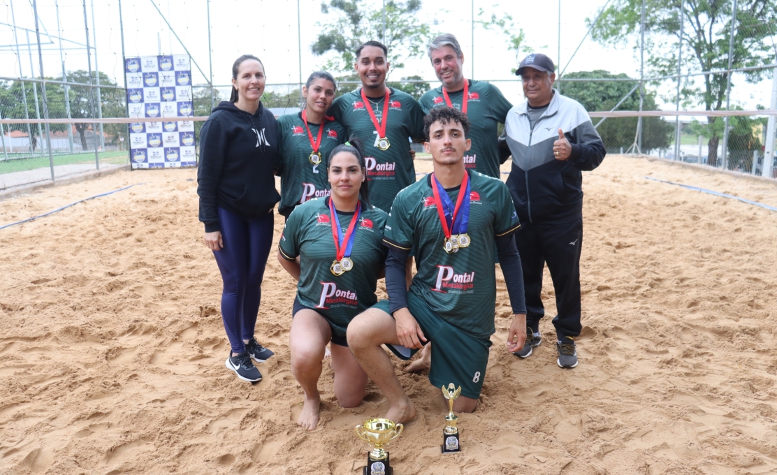 Torneio de Vôlei Misto 4x4 reúne equipes de Mariluz e região em feriado da Independência