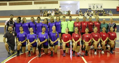 Amistosos de handebol entre a equipe feminina de Mariluz e a equipe feminina que representará o Paraná nos JEB´s 