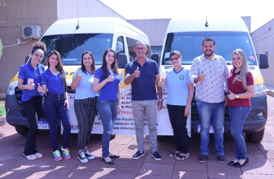 Prefeito Paulinho Alves realizou a entrega de duas Vans para o transporte escolar de alunos