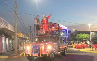 Prefeitura de Mariluz e Divisão Municipal de Cultura realizaram a chegada do Papai Noel 