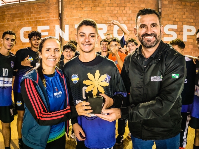 A equipe de handebol masculino de Mariluz sagrou-se campeã na Etapa Regional dos Jogos da Juventude do Paraná