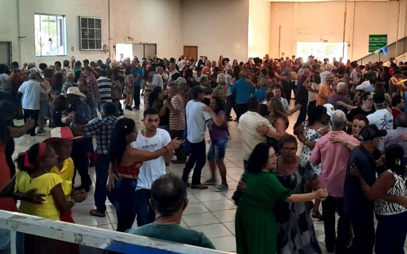 Município de Mariluz realizou o Encontro Regional da Terceira Idade no Salão Paroquial no domingo, 01 de Maio
