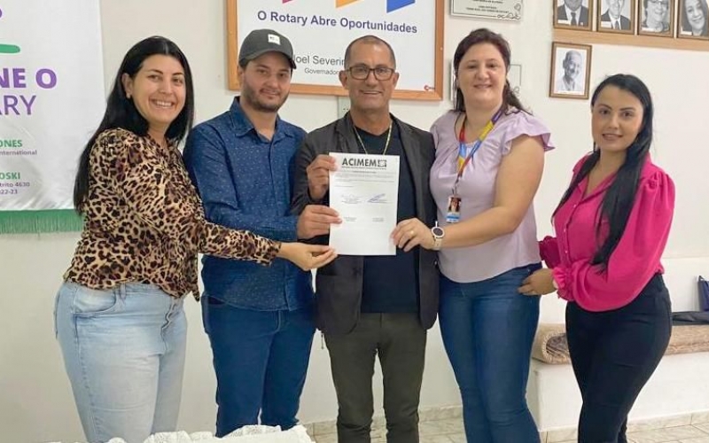 Prefeito Municipal Paulinho Alves, assinou termo de parceria entre a Prefeitura de Mariluz , ACIMEM e Sebrae