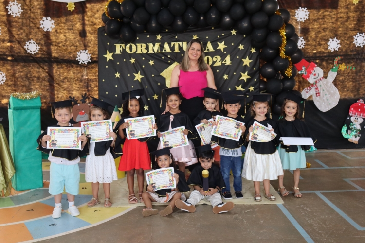 Formatura dos CMEIs Celebra Novo Ciclo na Vida das Crianças