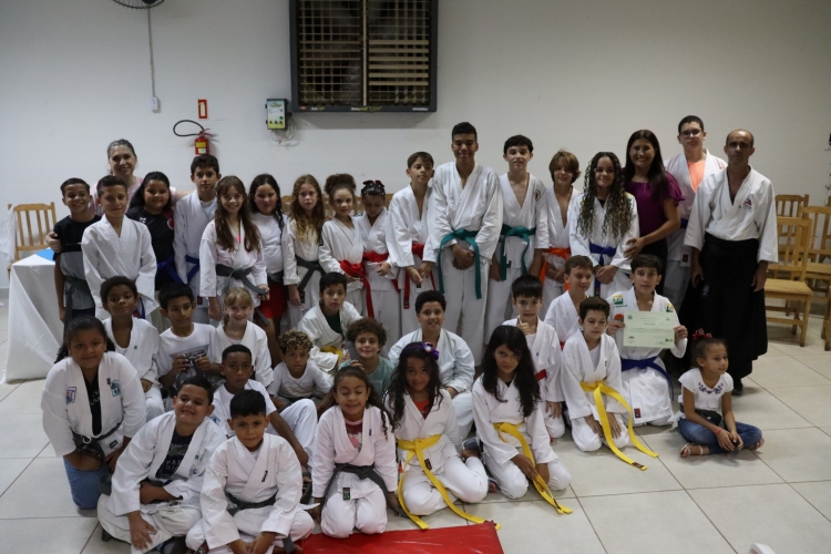 Celebração de Conclusão dos Cursos do SCFV em Mariluz