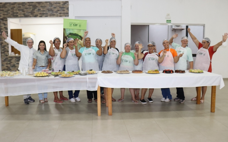 O SENAR, em conjunto com o Sindicato Rural Patronal de Mariluz e a Secretaria Municipal de Educação, realizou o curso de Alimentos Sem Glúten e Lactose em Mariluz