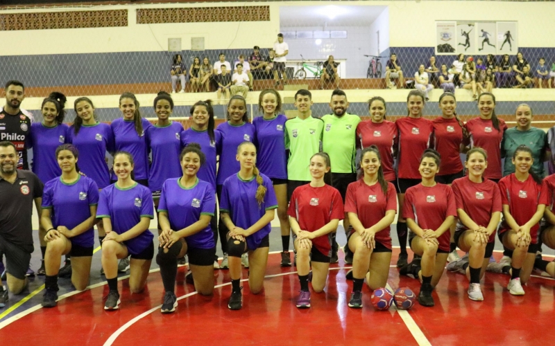 Amistosos de handebol entre a equipe feminina de Mariluz e a equipe feminina que representará o Paraná nos JEB´s 