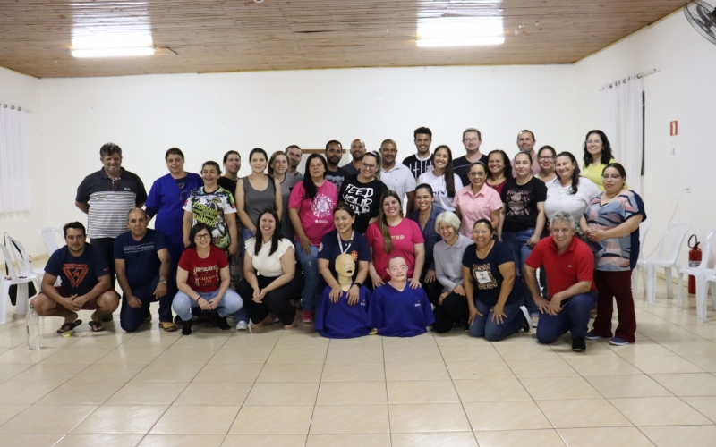 Secretaria Municipal de Saúde em parceria com o SENAC de Umuarama ofereceu um curso de Primeiros Socorros e Aperfeiçoamento aos profissionais da saúde 