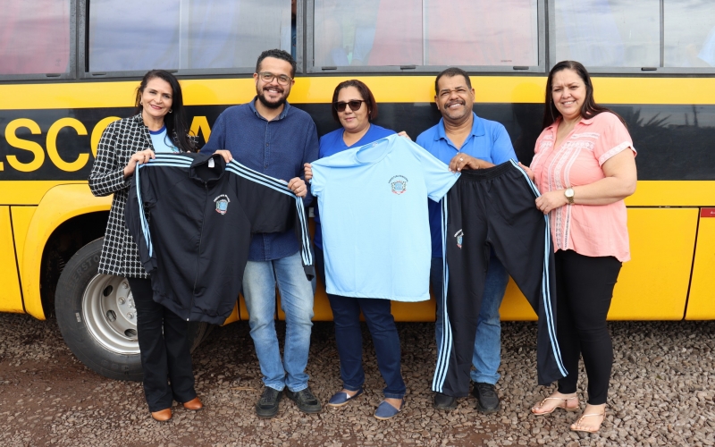 Prefeitura de Mariluz, através da Secretaria Municipal de Educação, distribuiu uniformes e agasalhos de frio para os alunos da APAE