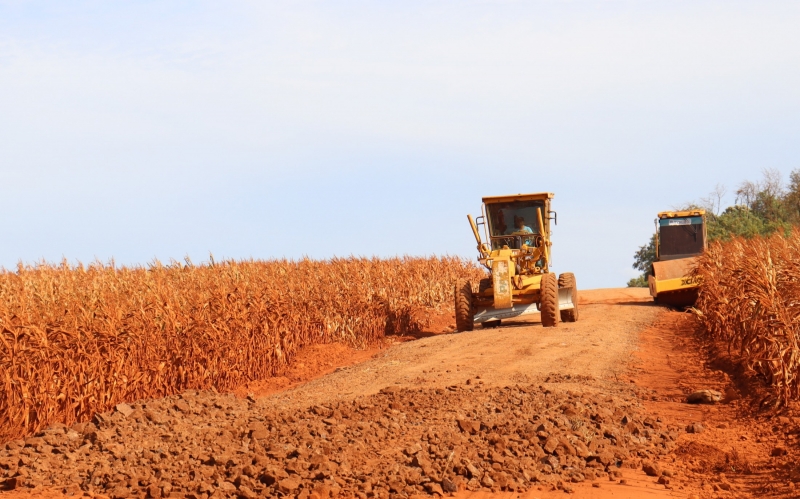 Melhorias nas estradas rurais de Mariluz não param