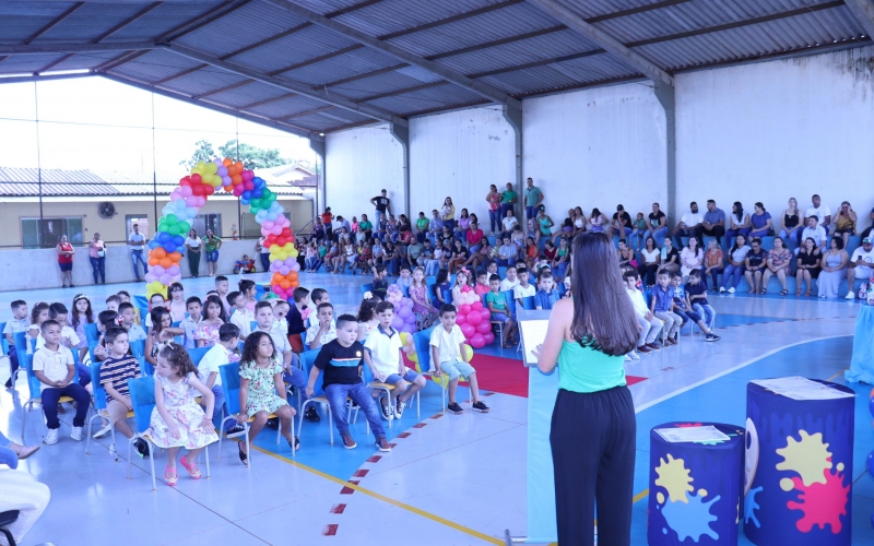 CMEI Arnaldo Busato realizou a formatura das turmas da Educação Infantil de 2022