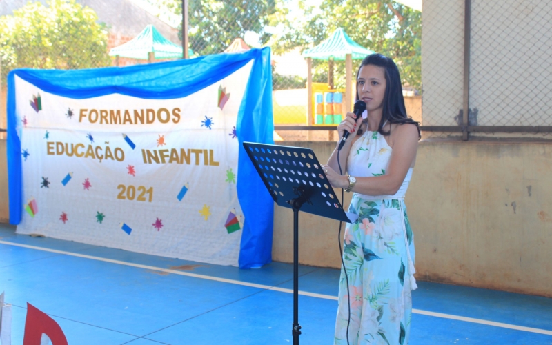 Escola Municipal Arnaldo Busato realizou a formatura de alunos da Educação Infantil 