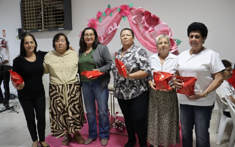 Centro de Convivência do Idoso de Mariluz realizou jantar alusivo ao Dia das Mães