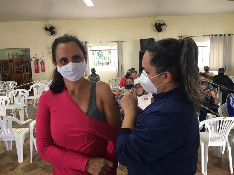 Mariluz retomou a Campanha de Vacinação contra a Covid-19 na população de 49 a 59 anos sem comorbidades 