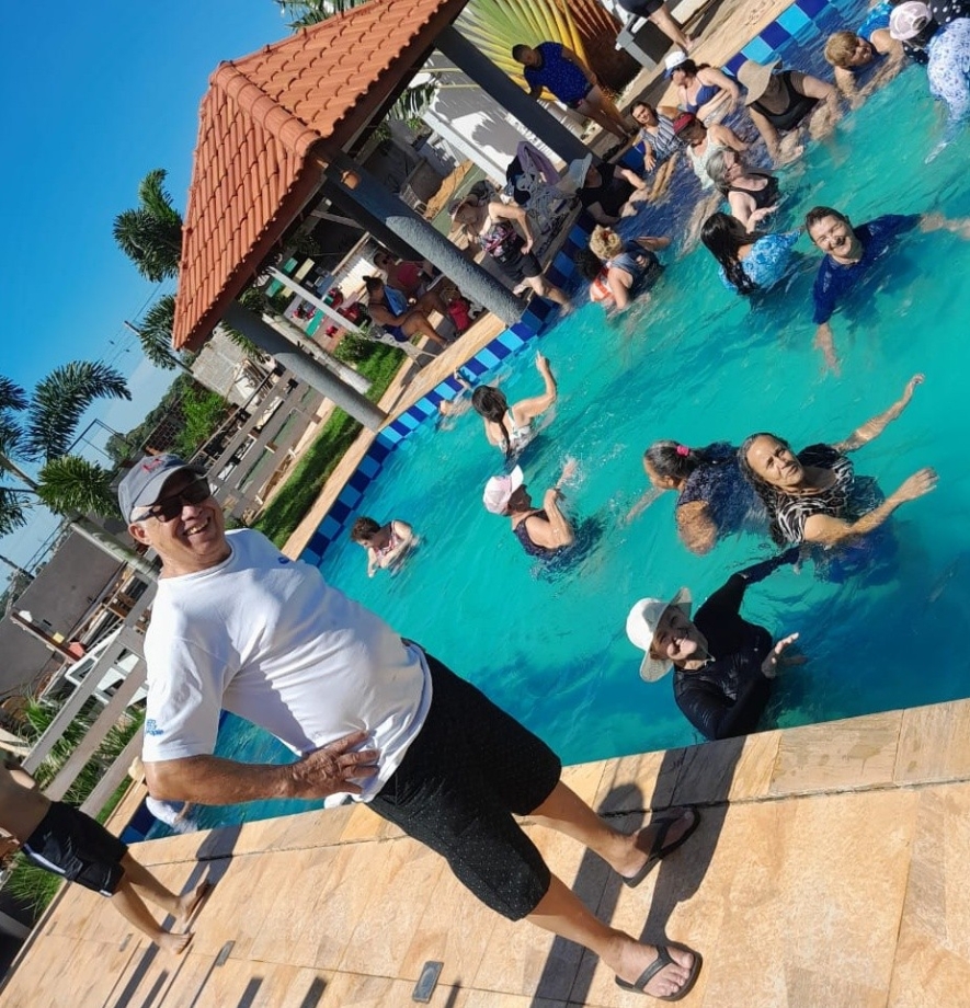 Frequentadores do projeto Pessoas Ativas Mariluz Mais Saudável e os participantes do projeto de Jogos de Integração do I