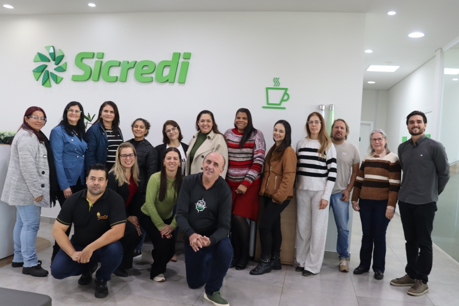 Sicredi e Prefeitura promovem capacitação para profissionais da educação