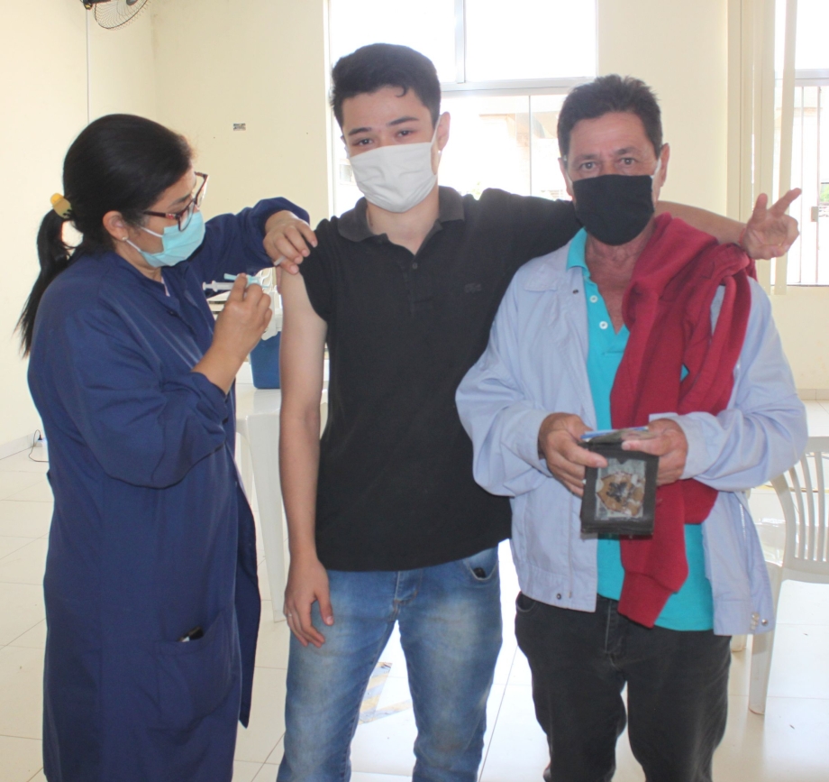 Vacinação contra a Covid-19 primeira dose em adolescentes de 17 anos sem comorbidades