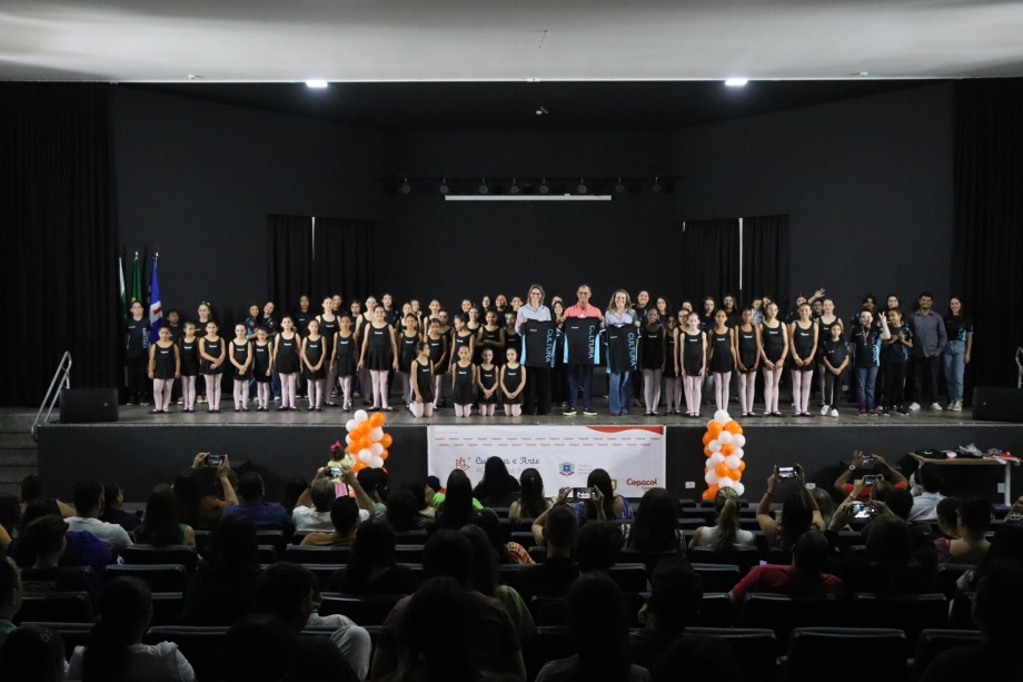 Mariluz celebra avanços no Projeto Cultura e Arte por Toda Parte com entrega de novos instrumentos e uniformes