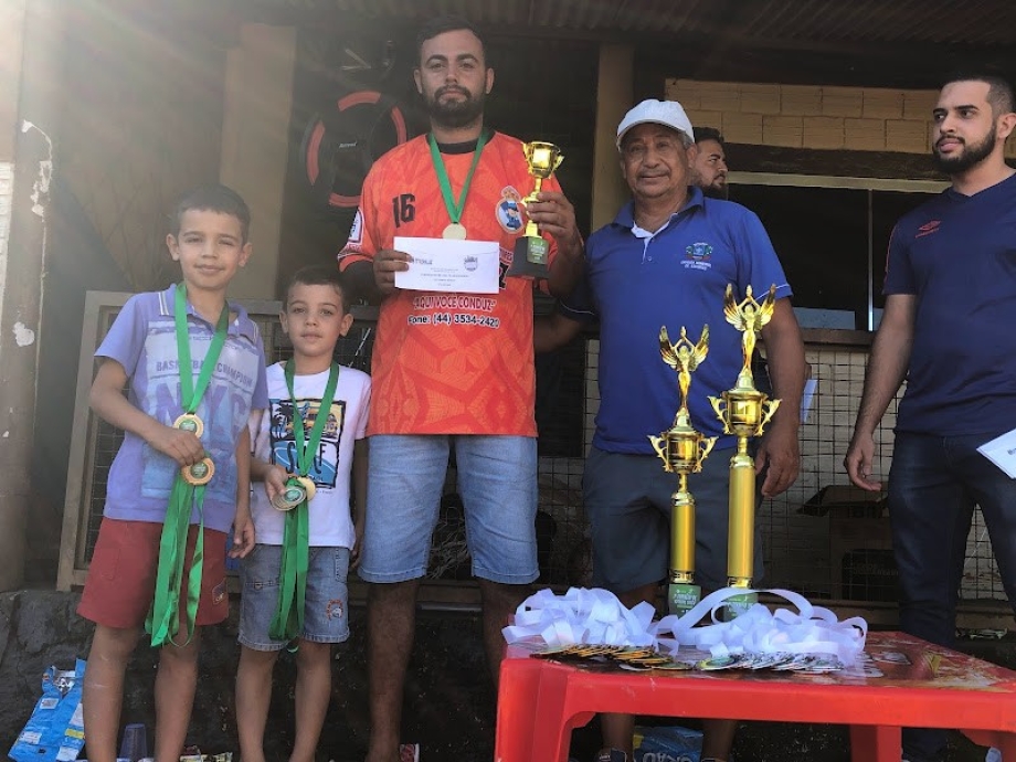 Divisão de Esportes e Prefeitura Municipal de Mariluz, realizaram o Torneio de Futebol Suíço do Dia do Trabalhador 2023