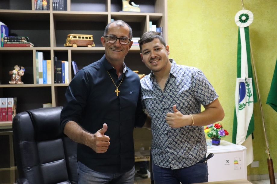 Prefeito Paulinho Alves, transmitiu o cargo temporariamente ao Presidente da Câmara de Vereadores Marcos Valério (PTB), 