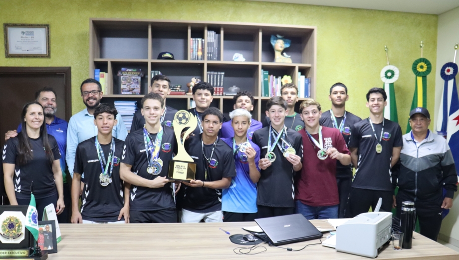 Handebol masculino de Mariluz brilhou nas quadras e conquistou o título da Copa Oeste de Handebol, realizada em Toledo