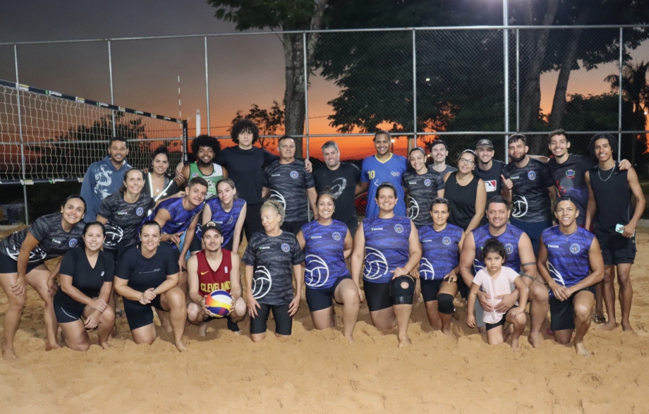 Divisão Municipal de Esportes, com o apoio da Prefeitura de Mariluz, realizou o 2º Torneio de Vôlei de Areia Misto 4 × 4